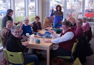 apple yarns knitting group